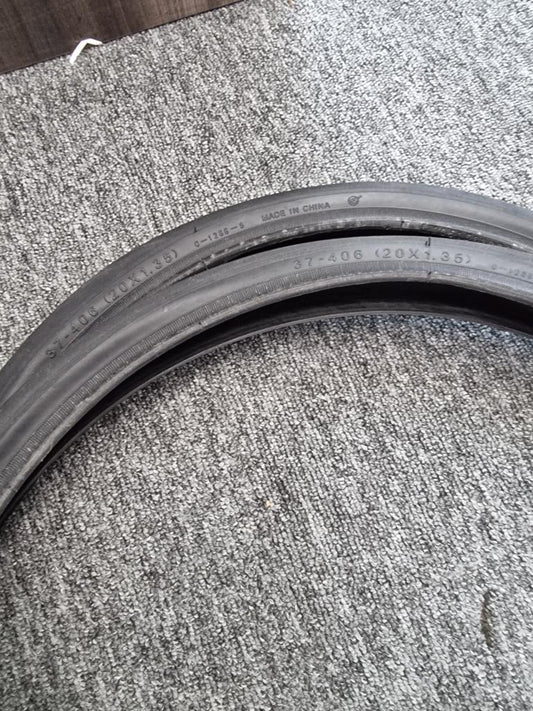 CST Slick Tyre 20x1.35 (37-406)